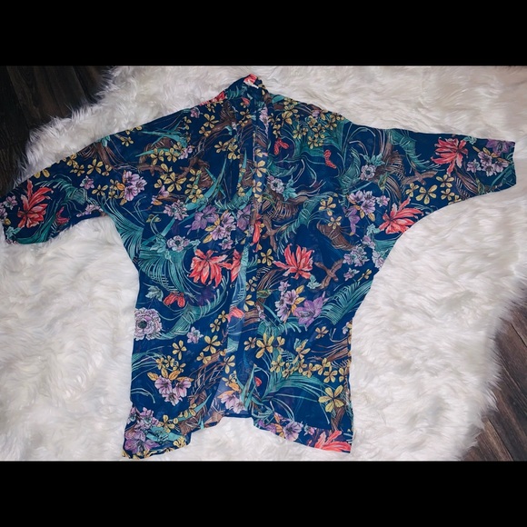 NWOT Hot & Delicious Floral Kimono Jacket - Picture 9 of 16